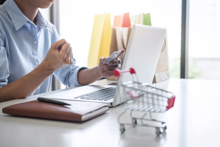 Aktualne promocje w sklepach – sprawdź najnowszą gazetkę i odkryj hity cenowe