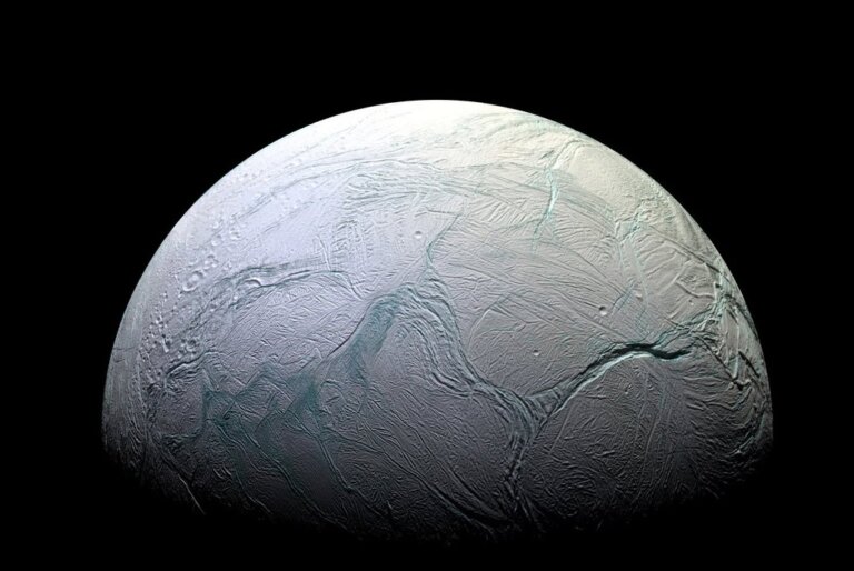 ocean na Enceladusie