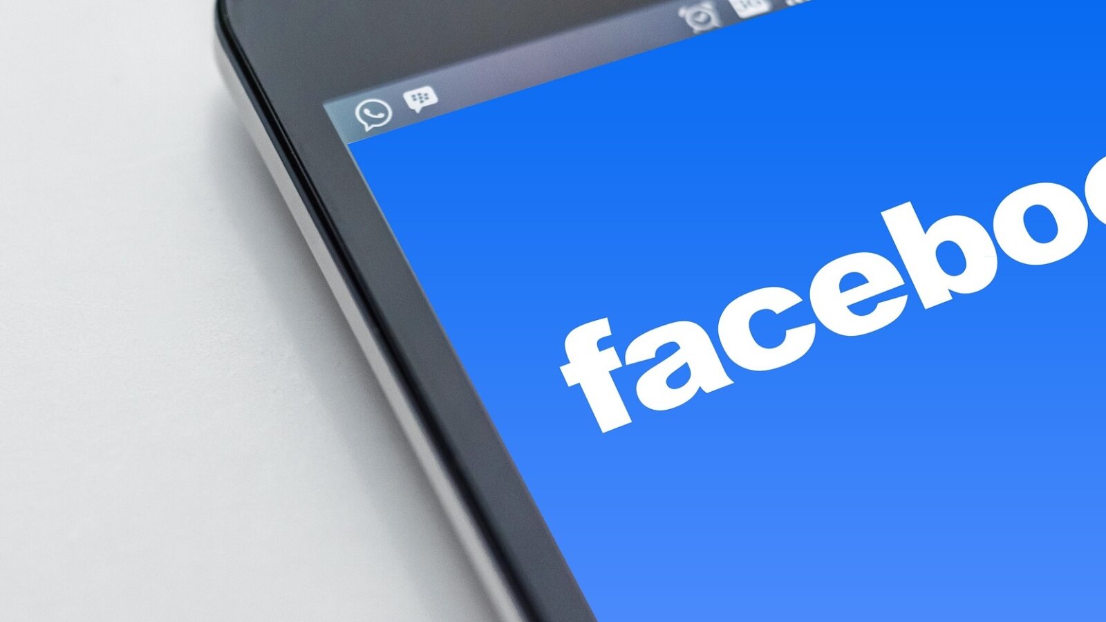 Dominik PIEKUT: Media społecznościowe kształtują nastroje społeczne