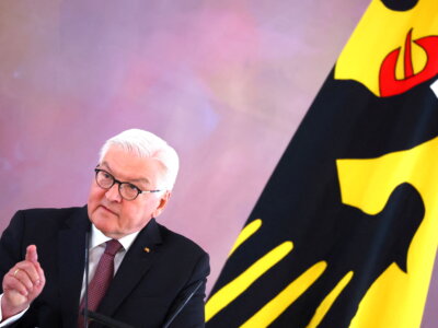 Jan ŚLIWA: Kto kogo zdelegalizuje?