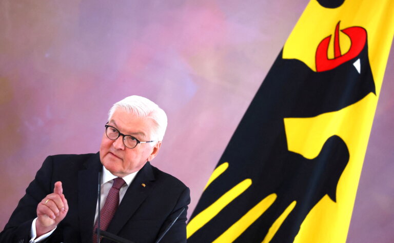 Jan ŚLIWA: Kto kogo zdelegalizuje?