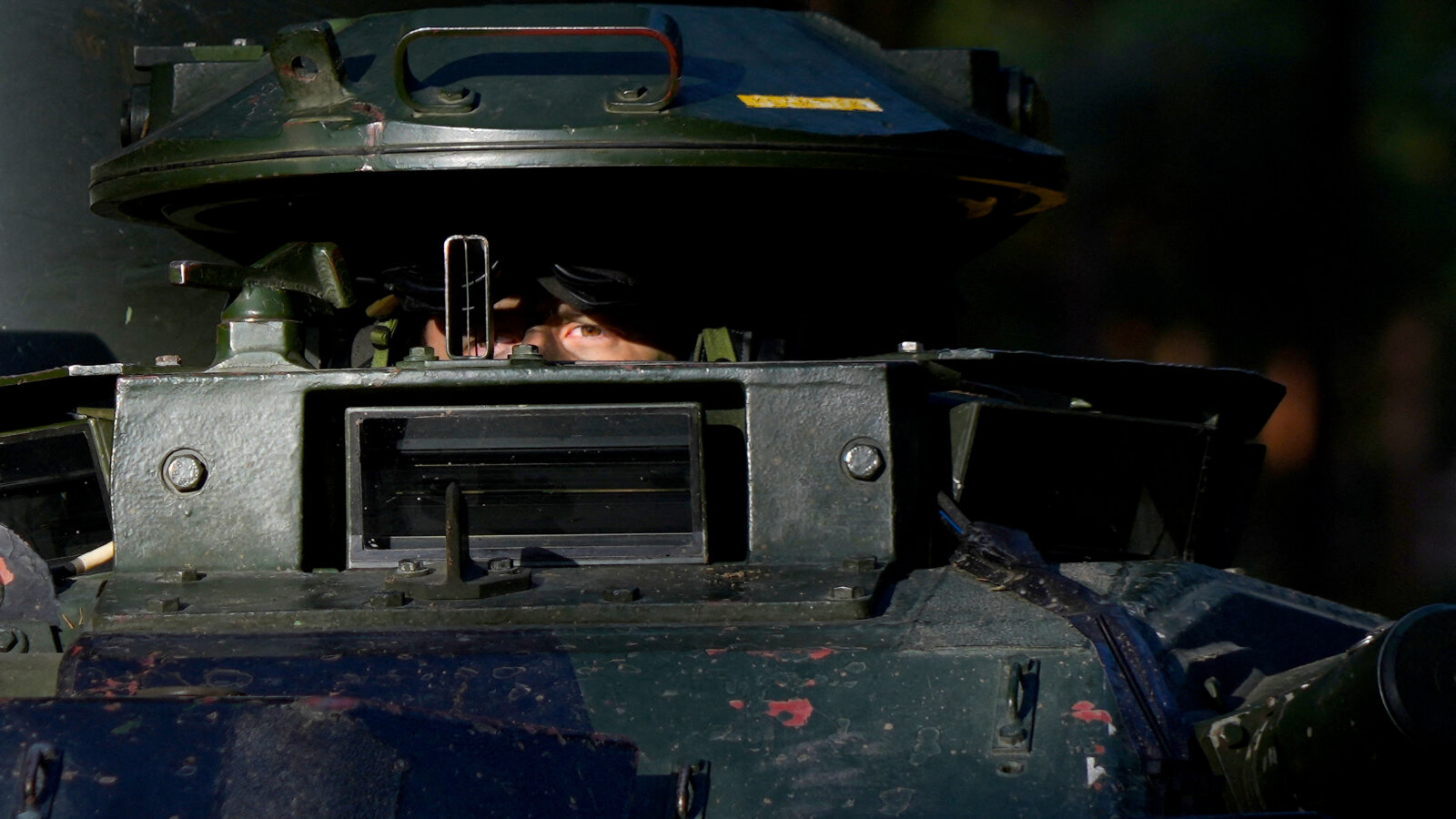 Edward LUCAS: Sztuka na linii frontu