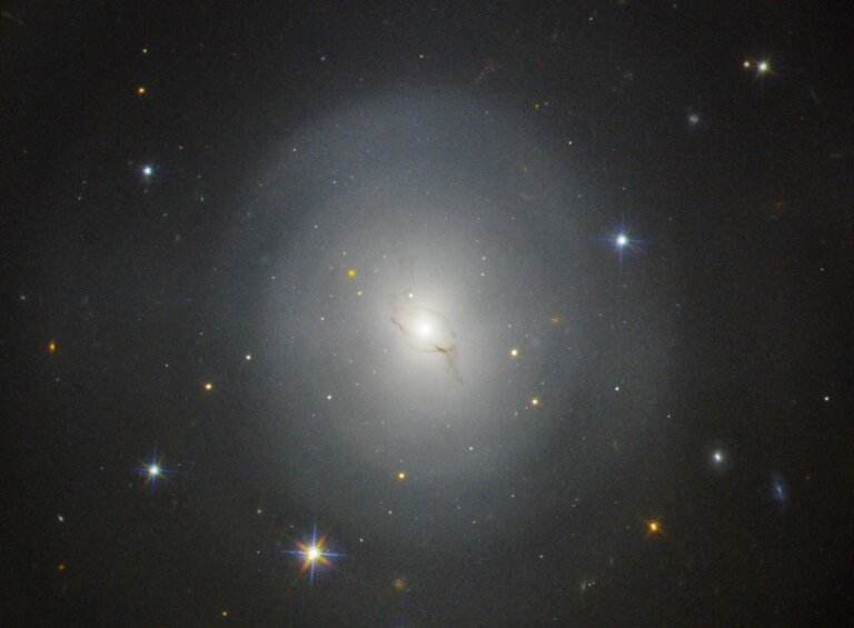 NGC 4993