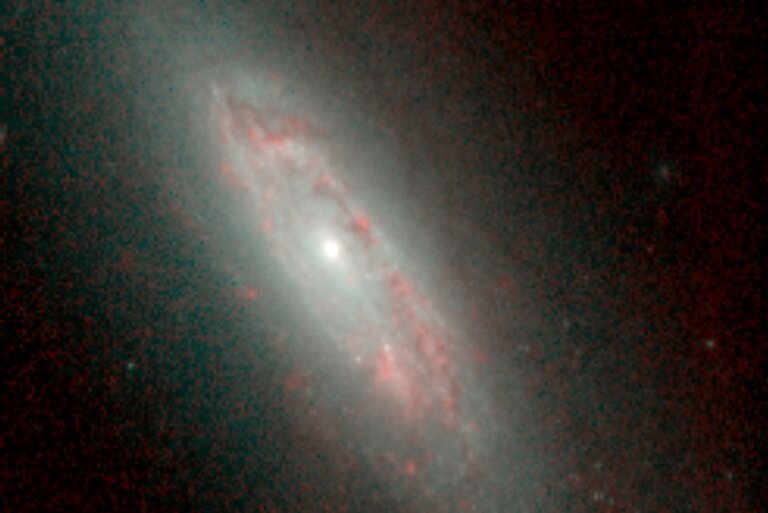 Teleskop Hubble'a wykonał obserwacje galaktyki spiralnej w gwiazdozbiorze Lwa