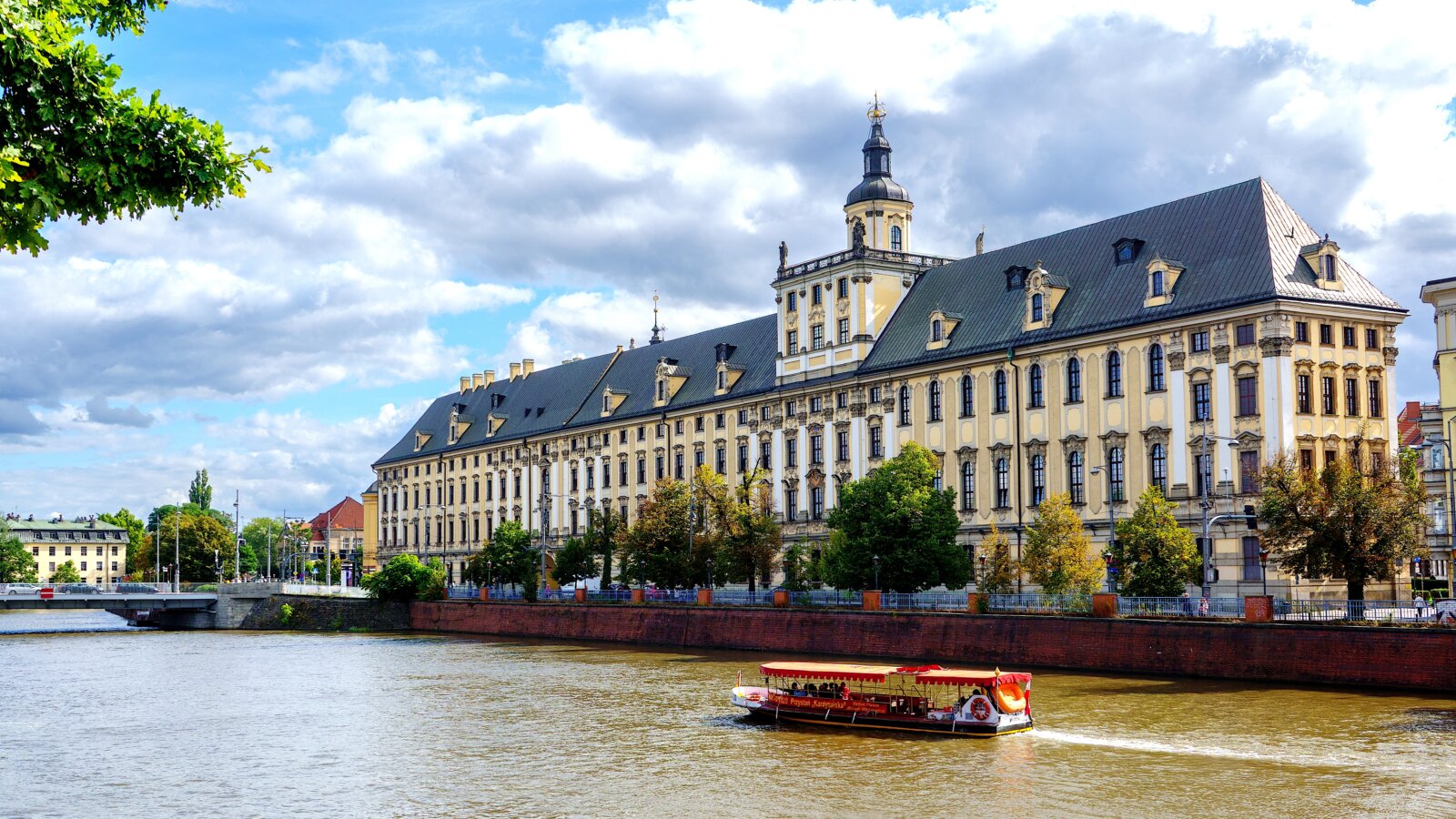 Jolanta PAWNIK: From the Leopoldina to the University of Wrocław – Three Centuries of Academic History