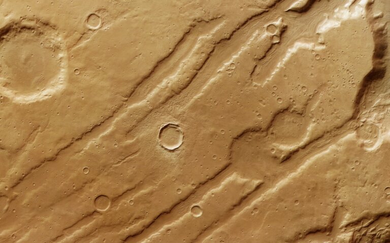 Jakie ślady zostawiła epoka lodowcowa na Marsie?