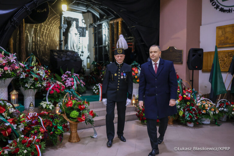 Prezydent Karol Nawrocki wyraził nadzieję, że jeszcze w grudniu będzie mógł podpisać nowelizację ustawy o funkcjonowaniu górnictwa węgla kamiennego. Nowelizacja ma m.in. umożliwić w branży działania restrukturyzacyjne.