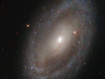 Zdjęcie okładkowe wpisu Teleskop Hubble’a wykonał obserwacje galaktyki Seyferta w gwiazdozbiorze Lwa