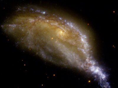 Astronomowie uchwycili galaktykę nieregularną w gwiazdozbiorze Lutni