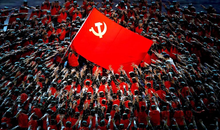 Maciej ŚWIRSKI: Totalitarna logika komunizmu przetrwała w architekturze cyfrowej współczesnych demokracji