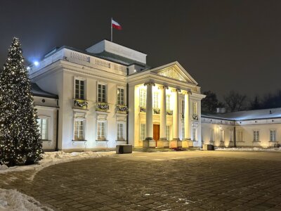 Zdjęcie okładkowe wpisu Paweł SZEFERNAKER: Państwo polskie od zaplecza. Refleksje na początek Nowego Roku