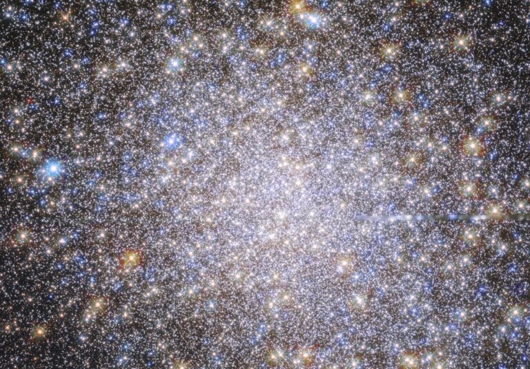 Astronomowie uchwycili jedną z najbardziej spłaszczonych gromad kulistych w Drodze Mlecznej