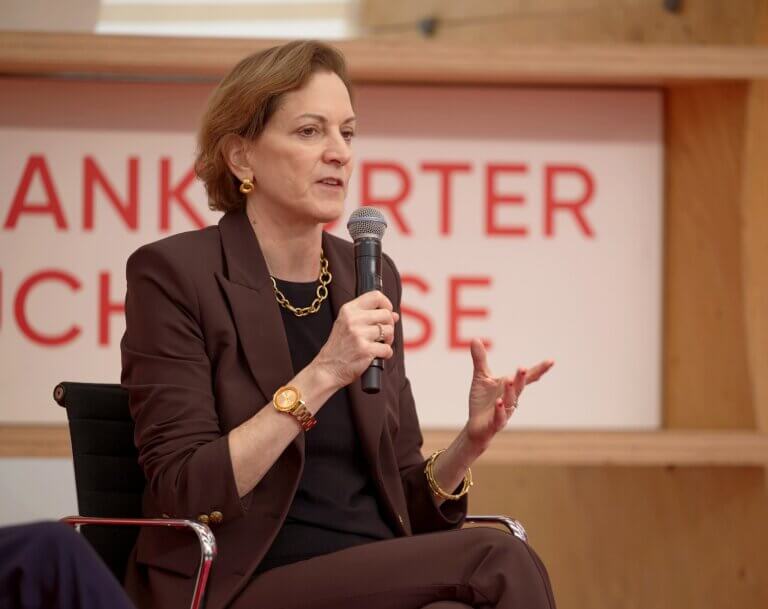 Anne APPLEBAUM w „Le Monde” z huraganowym atakiem na Donalda Trumpa