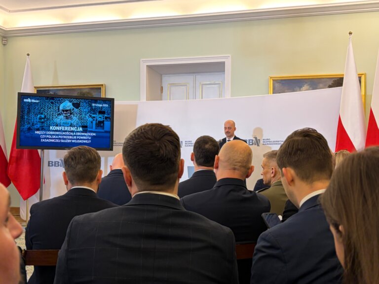 przygotować społeczeństwo do wojny