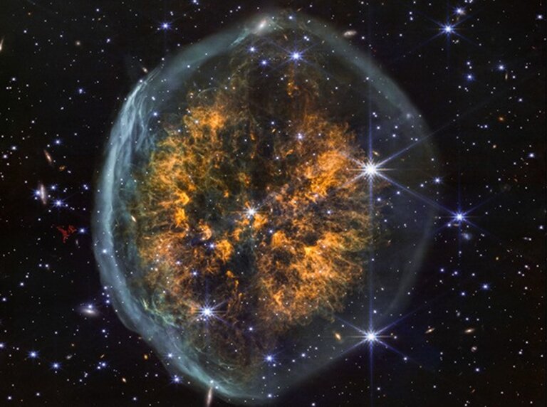 Mgławica Odsłonięta Czaszka w obiektywie Teleskopu Webba