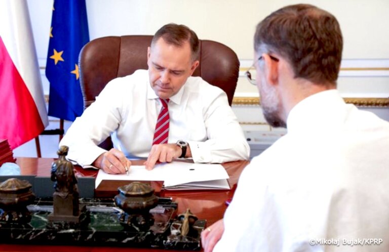 Nawrocki w najnowszym sondażu