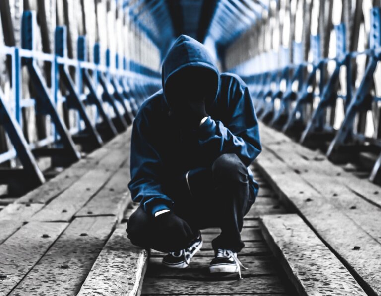 wzrost aktów przemocy dokonywanych przez nastolatków