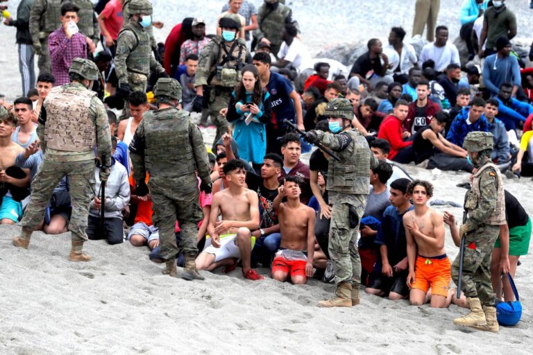 133 333 dolarów na każdego deportowanego migranta