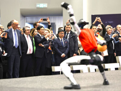 Jan ŚLIWA: Niebezpieczne flirty z Chinami