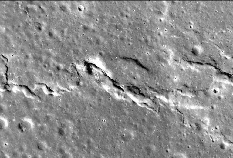 aktywność sejsmiczna na Księżycu