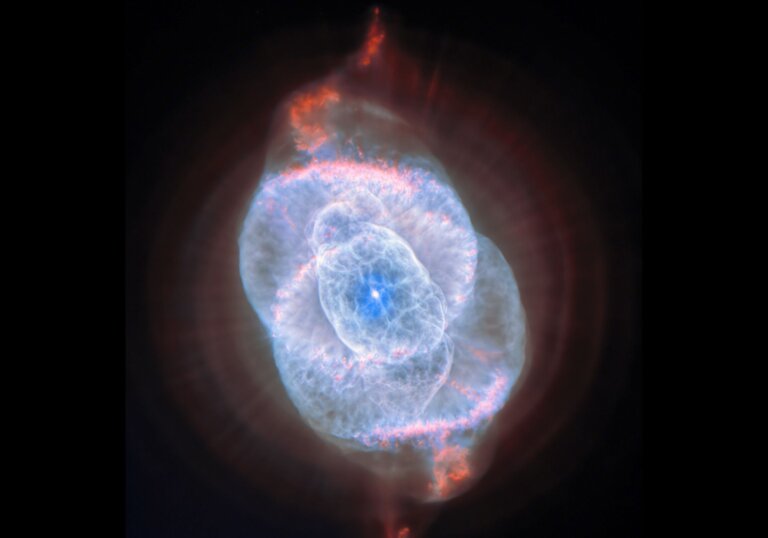 Mgławica Kocie Oko uchwycona przez teleskopy Hubble'a i Euclid