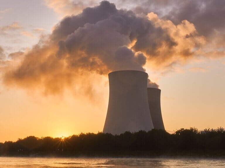 Niemcy żałują odejścia od energetyki jądrowej