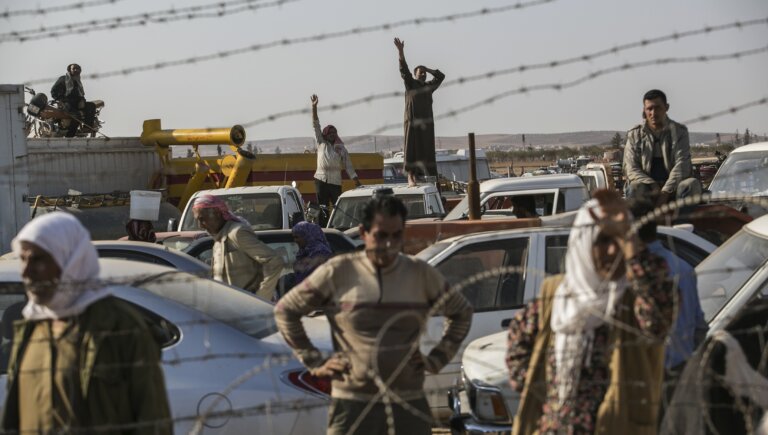 Kurdowie, jeden z największych narodów bez państwa, zamieszkują tereny dzisiejszych Iranu, Iraku, Syrii i Turcji. W przeszłości kilkakrotnie dołączali do regionalnych wojen, wzniecali powstania czy walczyli z islamskimi terrorystami. Obecnie mają pomóc USA i Izraelowi obalić irański reżim ajatollahów.
